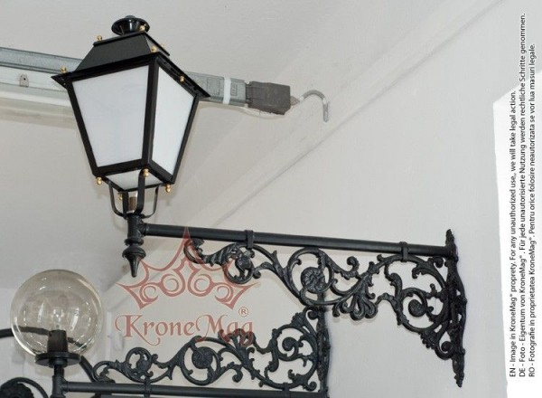 Kerti Öntöttvas Fali Lámpa ME501 VILLA